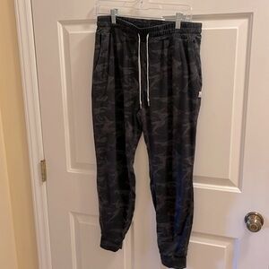 Vuori joggers